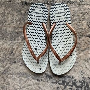 5 for $25 sale!! Havaianas Slim flip-flops